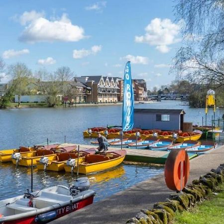 Beautiful Windsor 2 Bed, Perfect Location, 5 Mins Walk To Centre, Free Parking, Legoland, Ascot Apartment Екстериор снимка