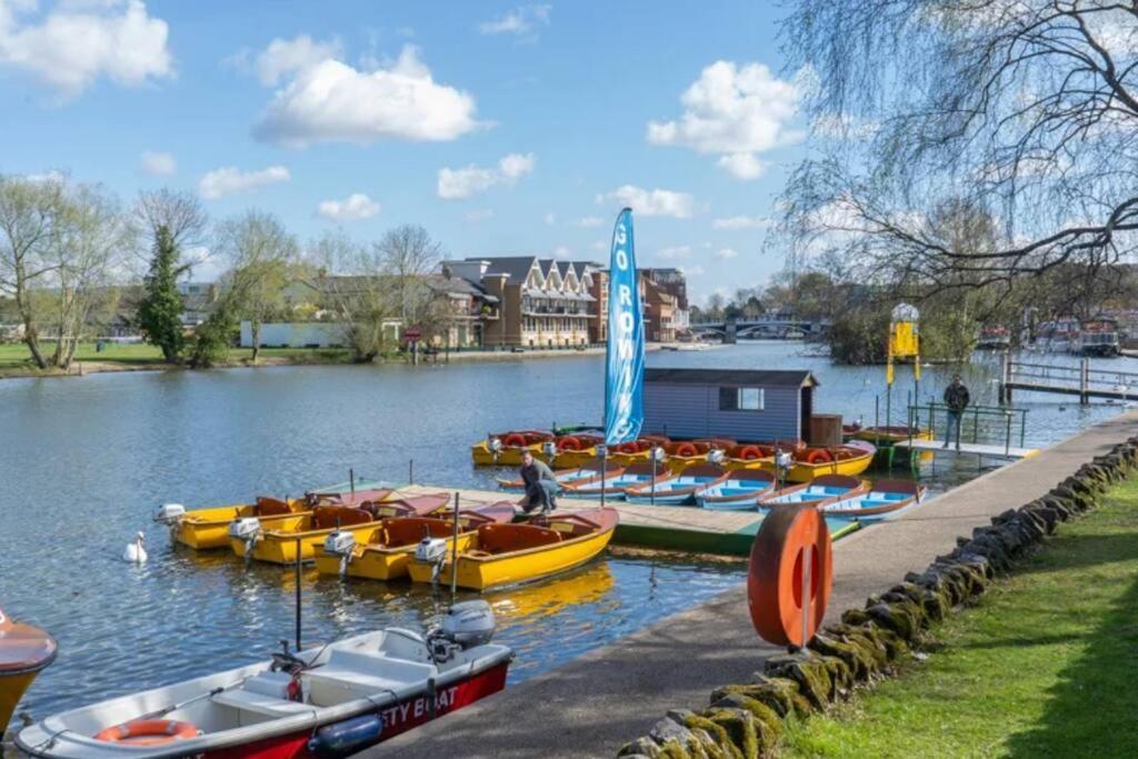 Beautiful Windsor 2 Bed, Perfect Location, 5 Mins Walk To Centre, Free Parking, Legoland, Ascot Apartment Екстериор снимка