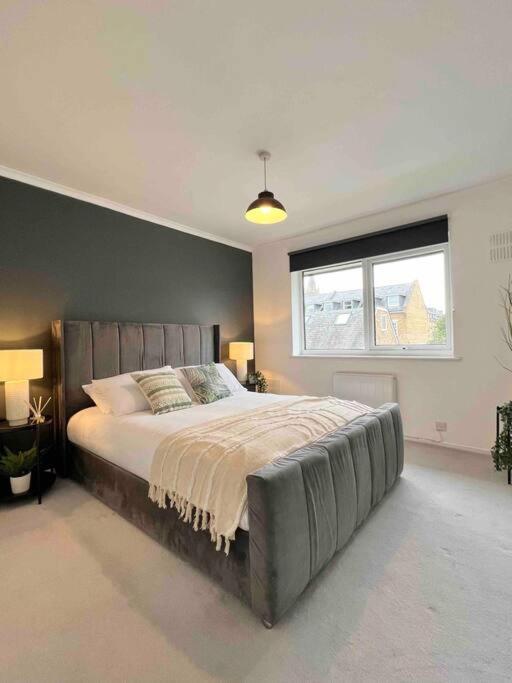Beautiful Windsor 2 Bed, Perfect Location, 5 Mins Walk To Centre, Free Parking, Legoland, Ascot Apartment Екстериор снимка