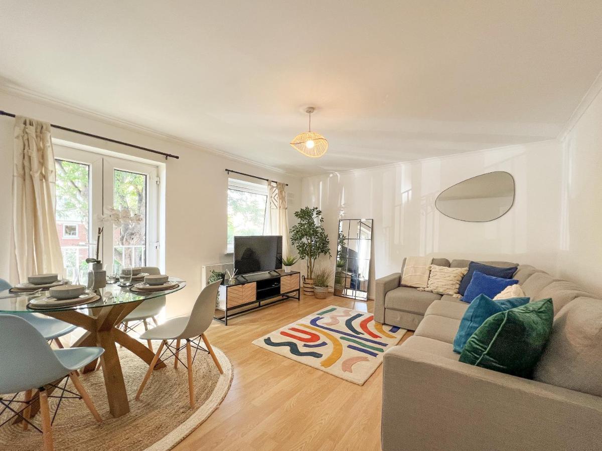 Beautiful Windsor 2 Bed, Perfect Location, 5 Mins Walk To Centre, Free Parking, Legoland, Ascot Apartment Екстериор снимка