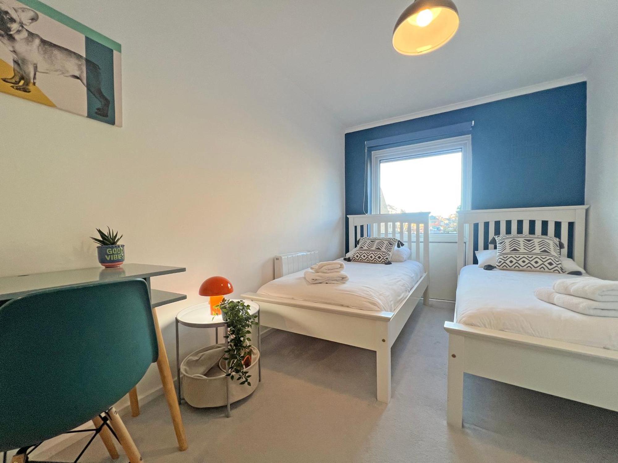 Beautiful Windsor 2 Bed, Perfect Location, 5 Mins Walk To Centre, Free Parking, Legoland, Ascot Apartment Екстериор снимка